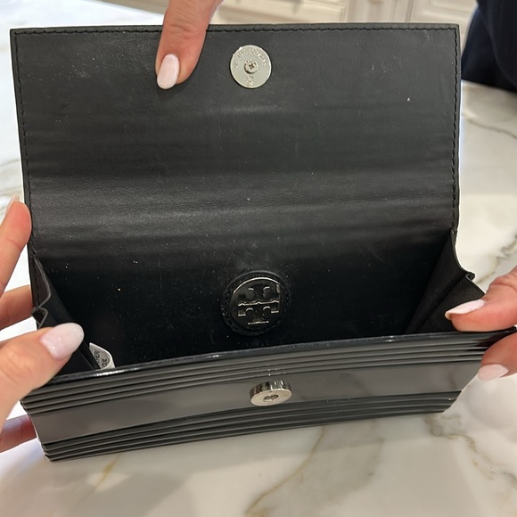 Tory Burch clutch - Picture 2 of 4